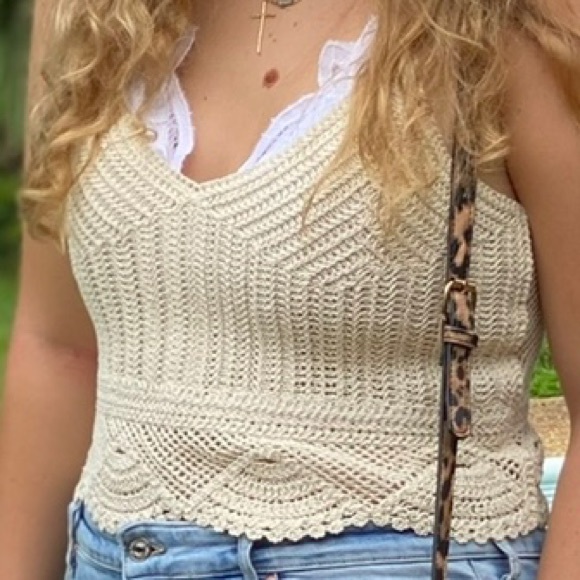 Beige knit camisole top - Picture 4 of 4